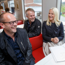 Forfatterne Tore Renberg og Harald Rosenløw Eeg tar Litteraturtoget sammen med Kronprinsessen. Foto: Heiko Junge / NTB scanpix